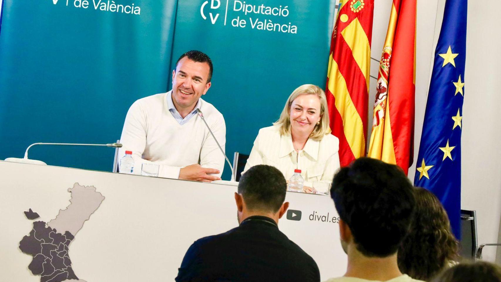 Vicente Mompó y Natalia Enguix.