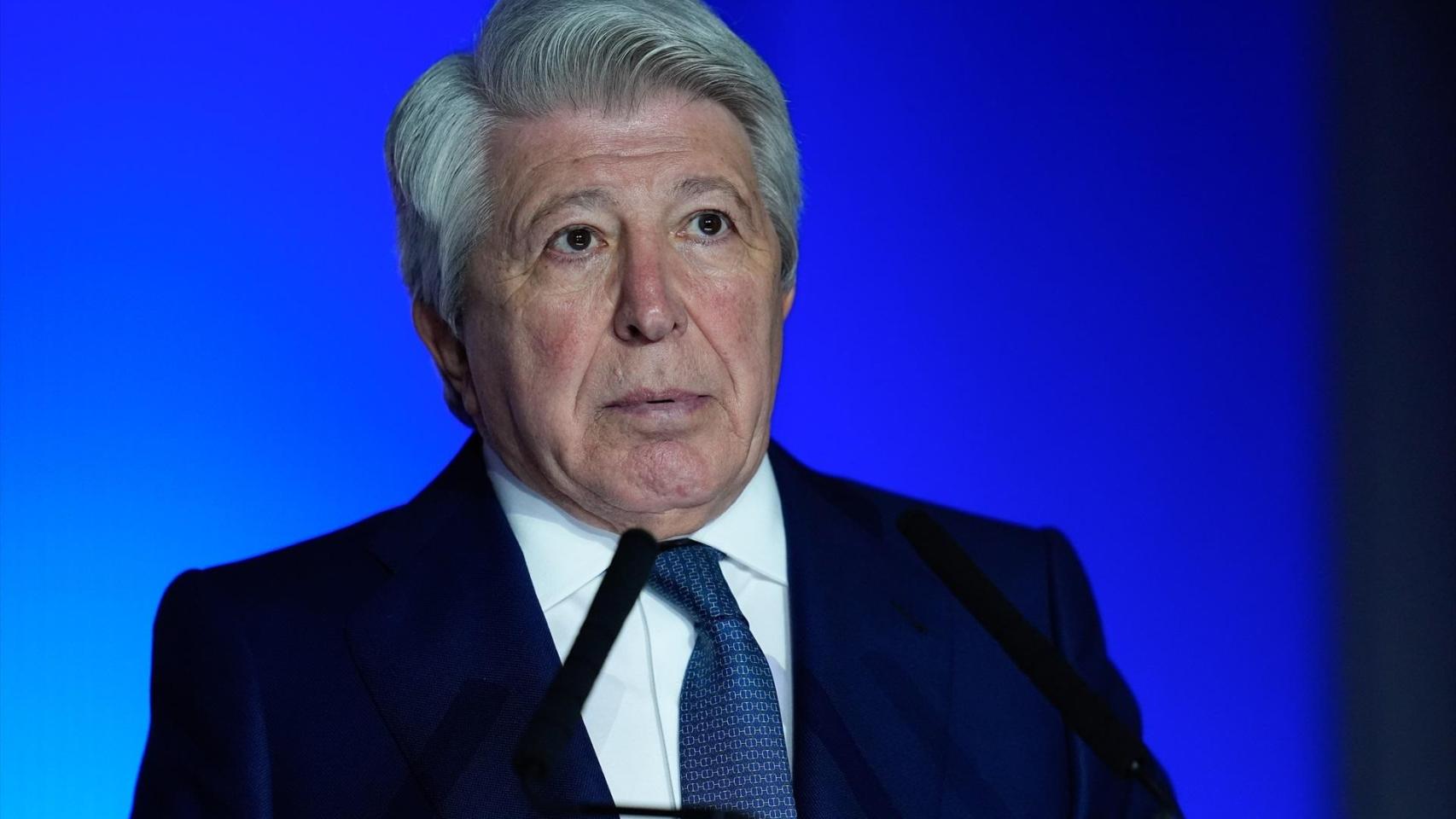 Enrique Cerezo, en la presentación de Ademola Lookman.