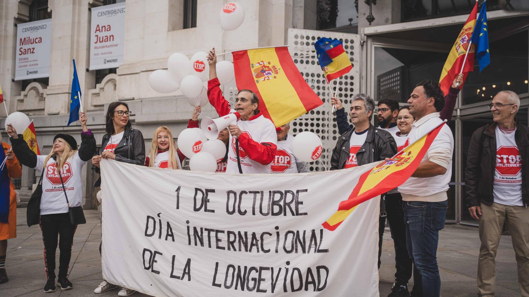 Manifestación en el día internacional de la longevidad.