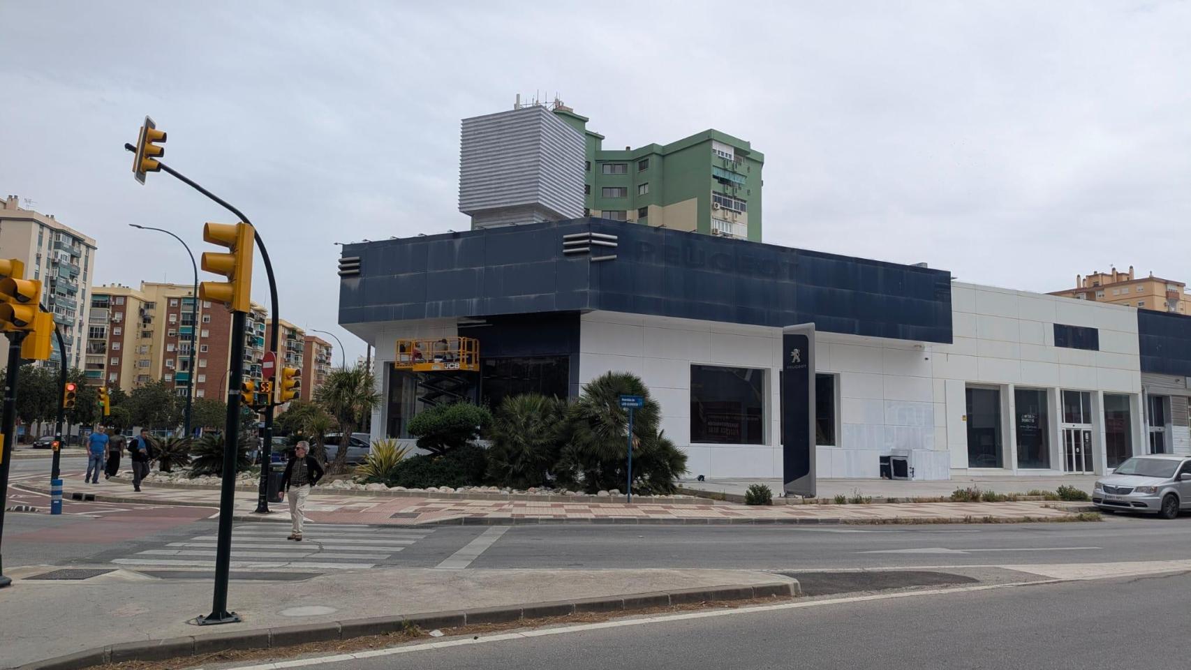 VivaGym comienza sus obras en la vieja Peugeot.