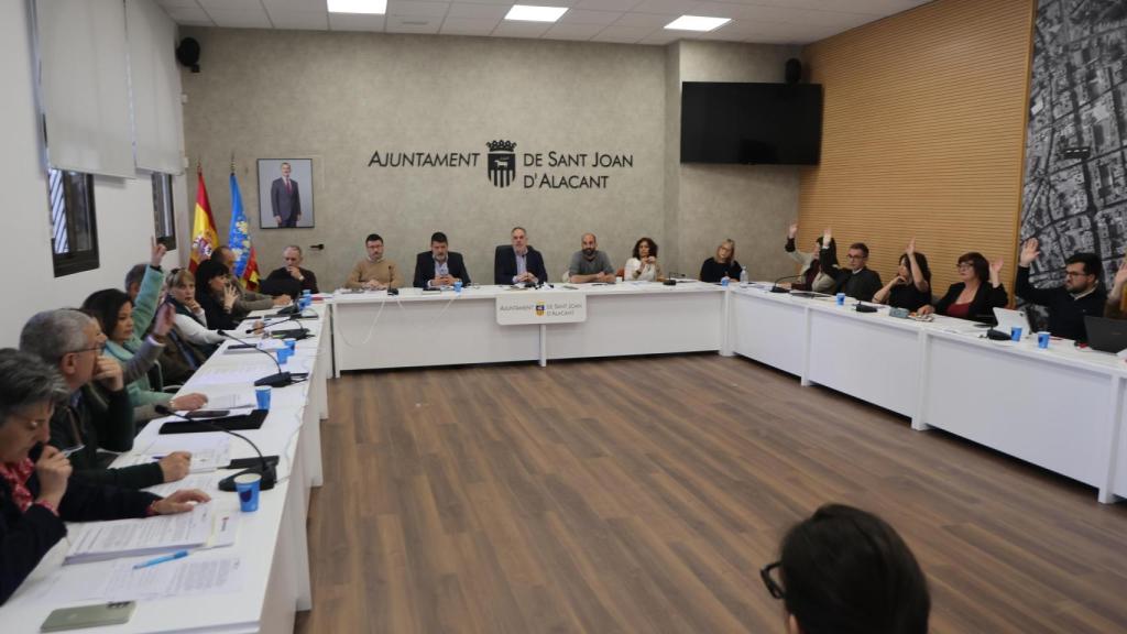 El pleno de marzo en Sant Joan d'Alacant.