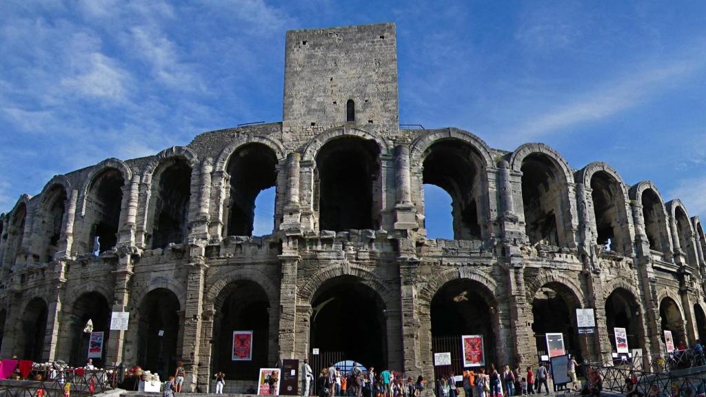 El anfiteatro romano de Arles. Arenas de Arlés.
