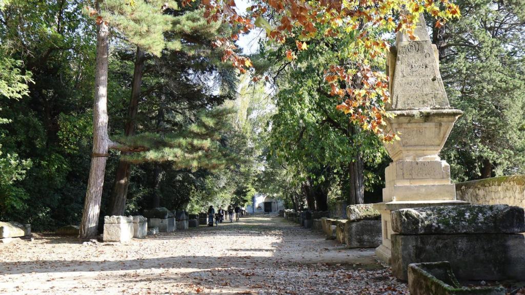 Necrópolis de Alyscamps en Arles, Francia.