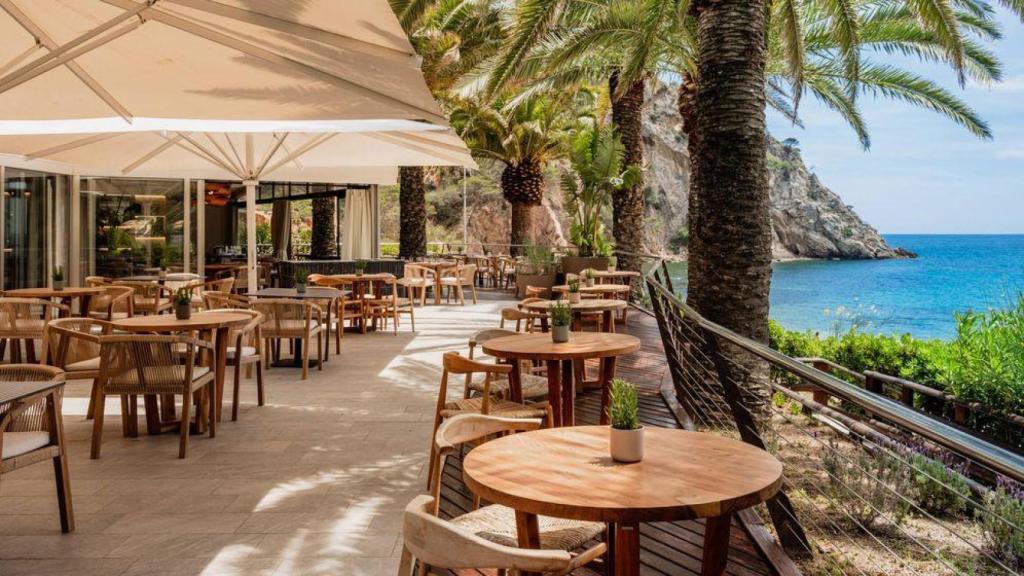 Terraza del One Beach Club del hotel Zel Costa Brava.