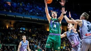 Nihad Djedovic durante el Alba Berlin vs. Unicaja de los cuartos de final de la BCL