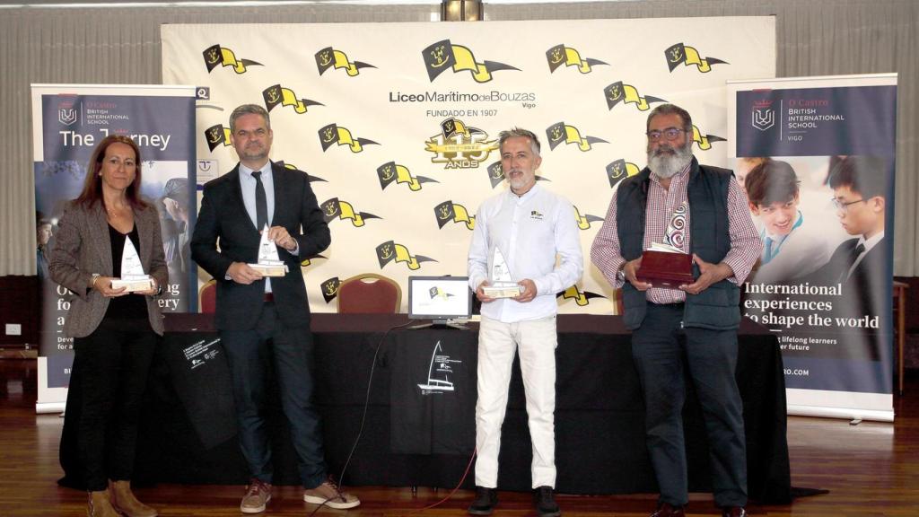 Martín, Long, Pereira y Villaverde en la presentación de la regata de O Castro British International School.
