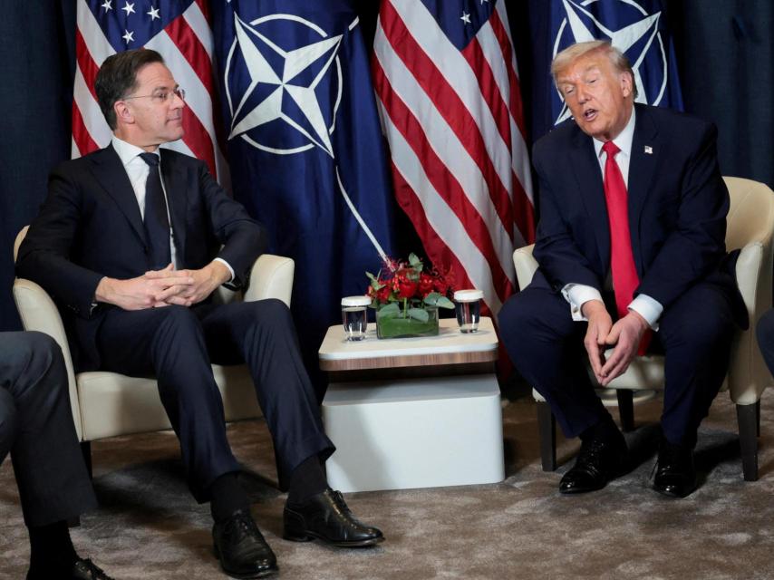 El presidente de Estados Unidos, Donald Trump, mantiene una reunión bilateral con el secretario general de la OTAN, Mark Rutte, en el Foro Económico Mundial (FEM) en Davos, Suiza, el 21 de enero de 2026.
