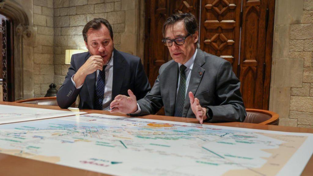 Óscar Puente y Salvador Illa esta mañana en la Generalitat.