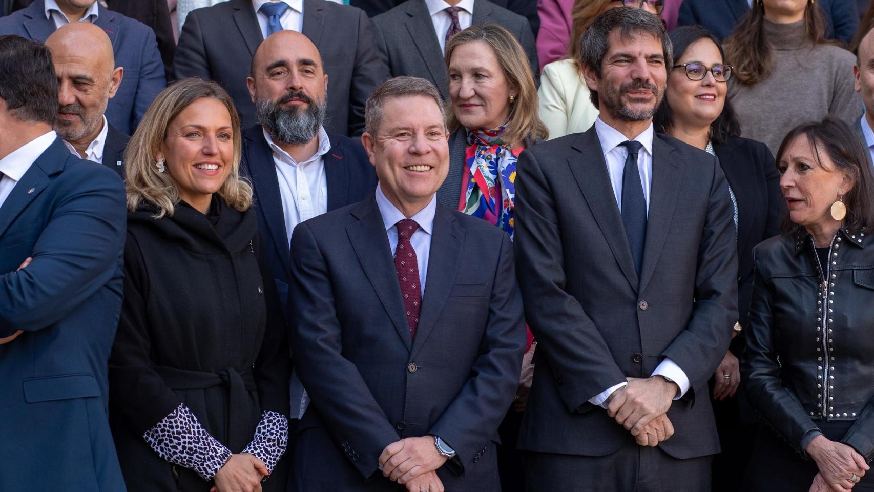 El presidente de Castilla-La Mancha, Emiliano García-Page, junto al ministro de Cultura, Ernest Urtasun, ese jueves en Sigüenza (Guadalajara).
