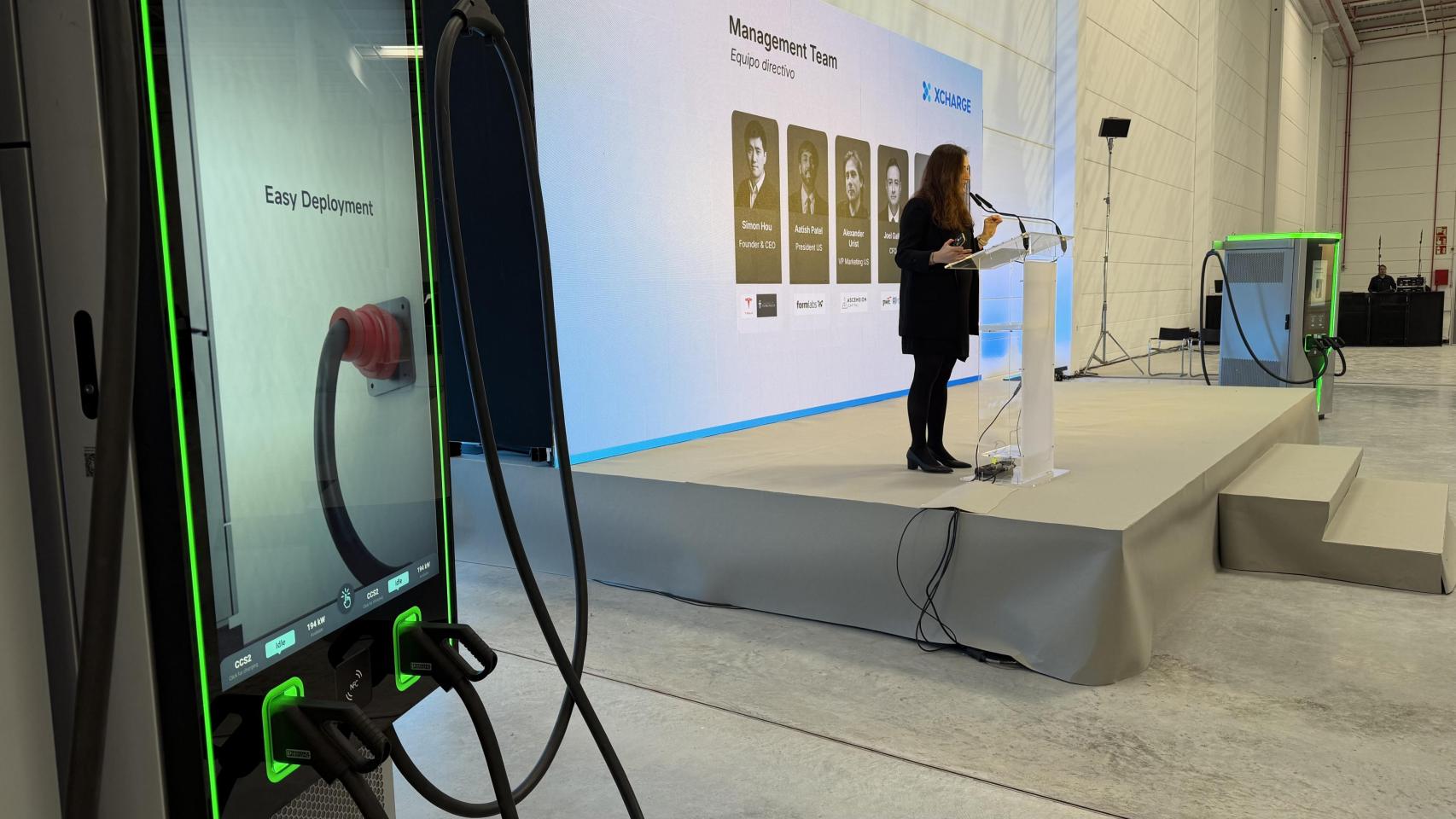 Albina Iljasov, directora para Europa de XCharge EU, durante su intervención en el evento celebrado este jueves en Silla (Comunidad Valenciana).