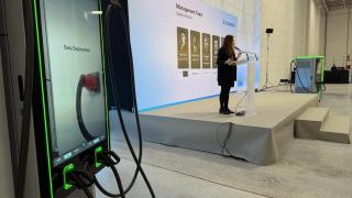 Albina Iljasov, directora para Europa de XCharge EU, durante su intervención en el evento celebrado este jueves en Silla (Comunidad Valenciana).