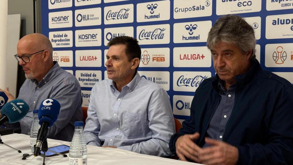 En el centro de la imagen, Armando Guerrero, nuevo director deportivo del Lucentum.