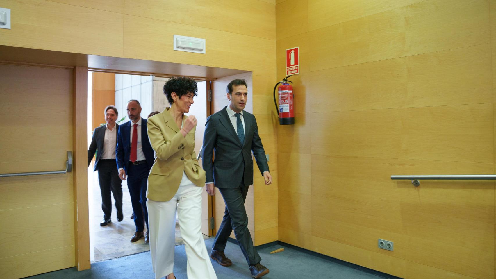 Carlos Cuerpo y Elma Sáiz durante la presentación de la herramienta INTegraSS para calcular el gasto en pensiones.