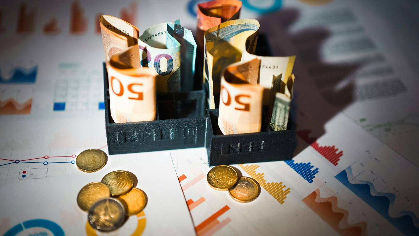 Monedas y billetes de euro.