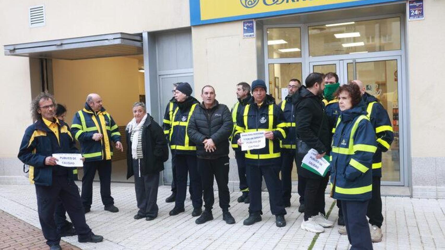 Trabajadores de Correos en Zamora.
