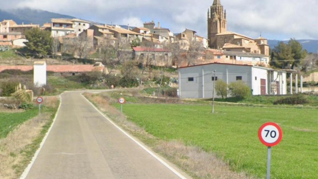 A-1206, a la entrada de Loarre