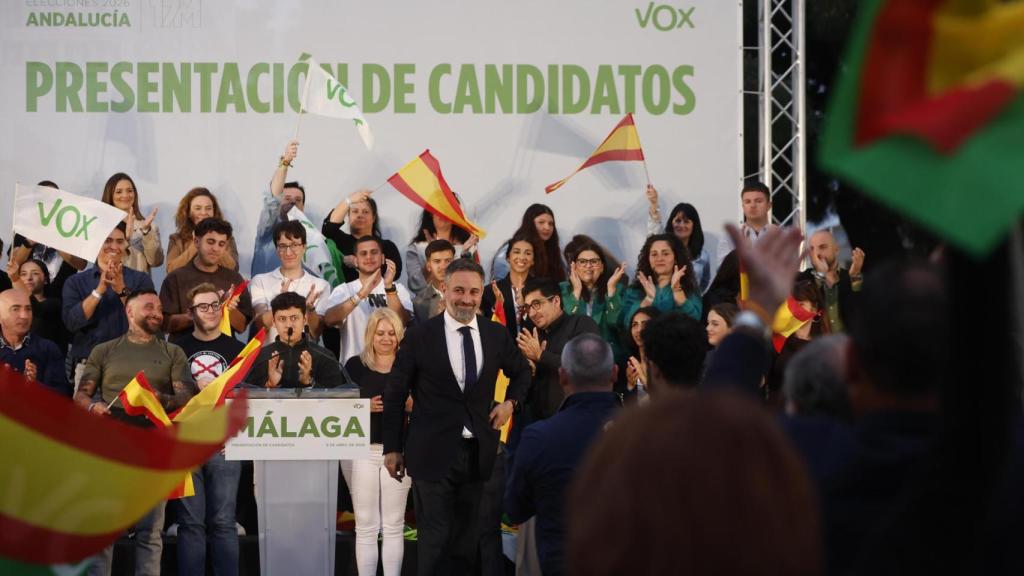 Abascal, entre vítores de sus seguidores.