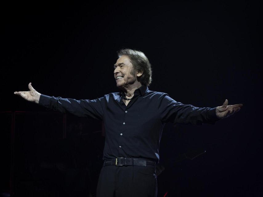 Raphael en uno de sus conciertos.