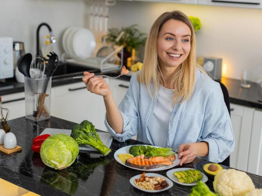 El secreto es volver a las verduras y proteínas saludables.
