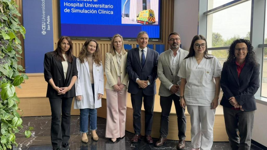 Foto de familia de organizadores y patrocinadores del congreso.