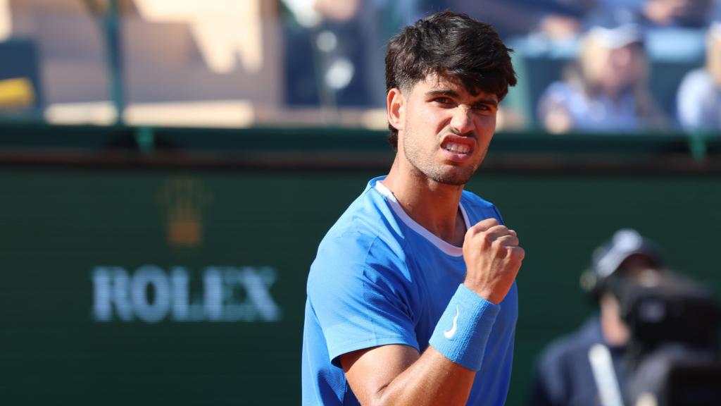 Alcaraz celebrando en Montecarlo.