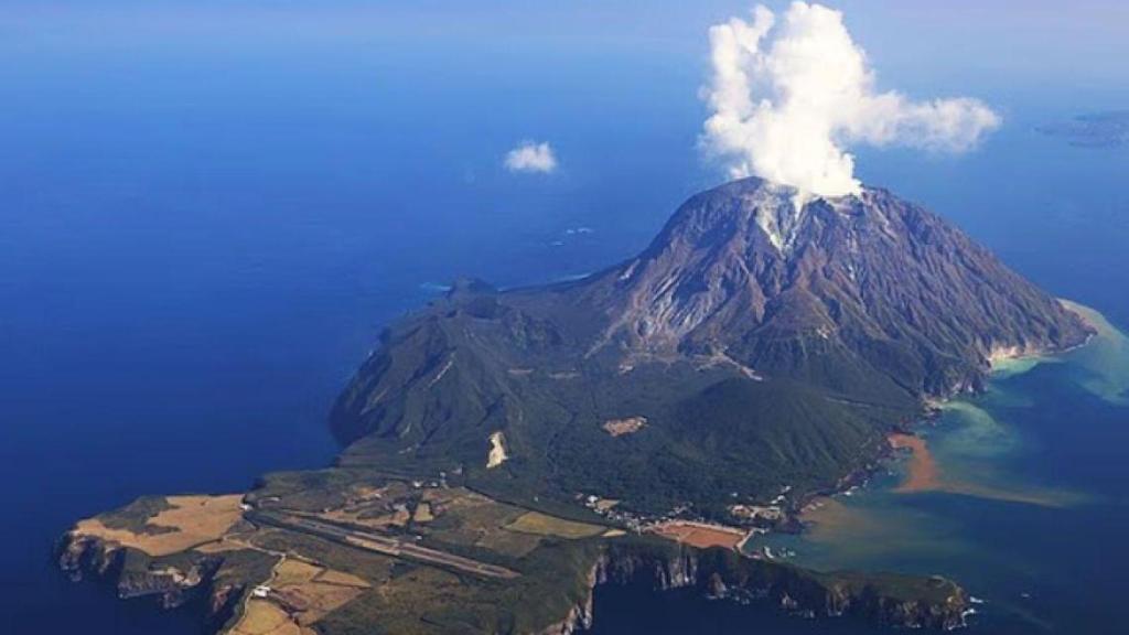 Japón vigila uno de los volcanes más explosivos del mundo al empezar a llenarse de magma tras 7.300 años inactivo