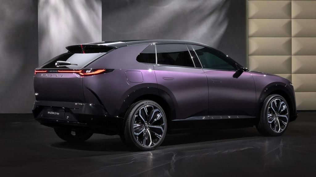 Vista trasera del Mazda CX-6e