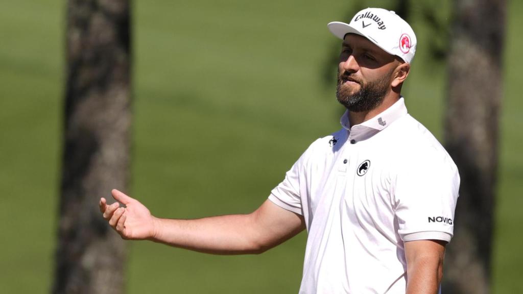 Jon Rahm se lamenta durante el Masters de Augusta.