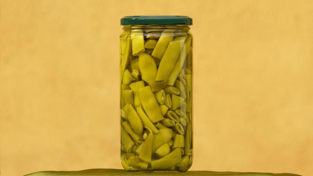 Un bote de judías verdes.