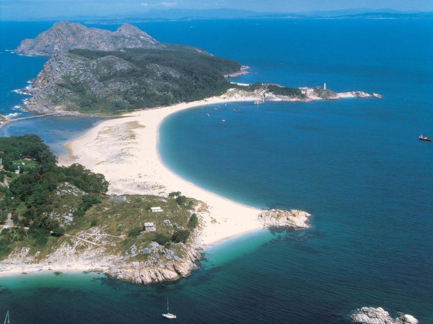 Panorámica de las Islas Cíes, en la ría de Vigo.