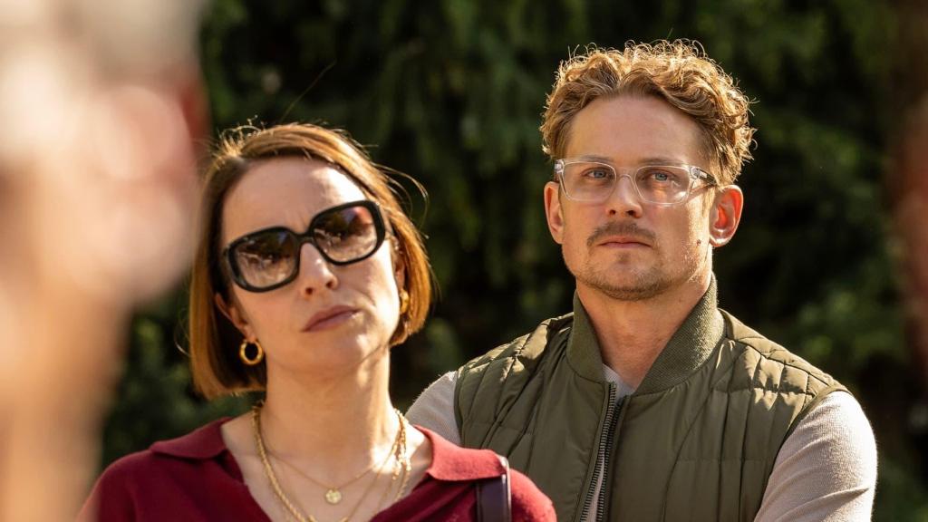 Billy Magnussen and Sarah Goldberg in The Audacity