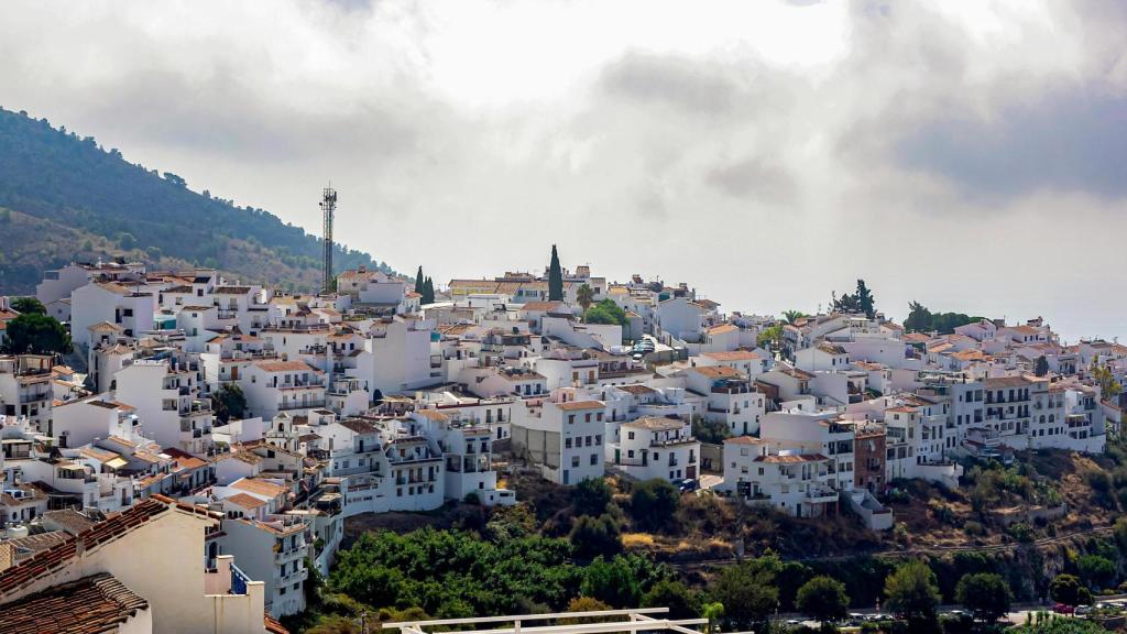 Frigiliana desde las alturas.
