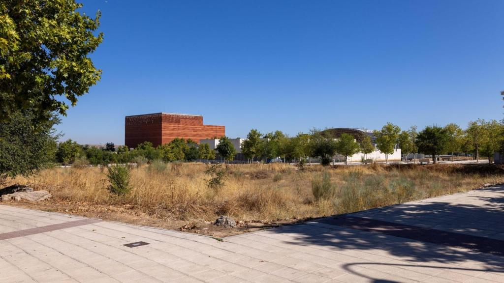 La parcela del Polígono donde se ubicará el nuevo aparcamiento disuasorio gratuito cerca del hospital.
