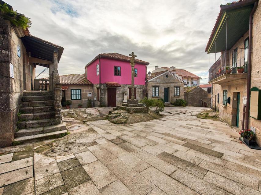 Combarro es una parroquia del municipio de Poio, en Pontevedra.