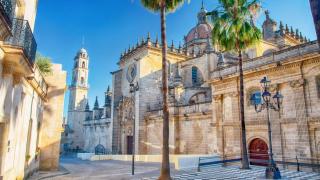 Centro de Jerez de la Frontera, con la catedral al fondo.