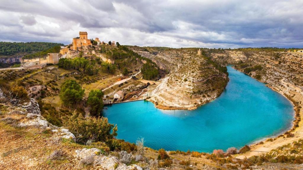 Parece el Gran Cañón, pero es España: el embalse de Alarcón donde el Júcar esculpe hoces increíbles