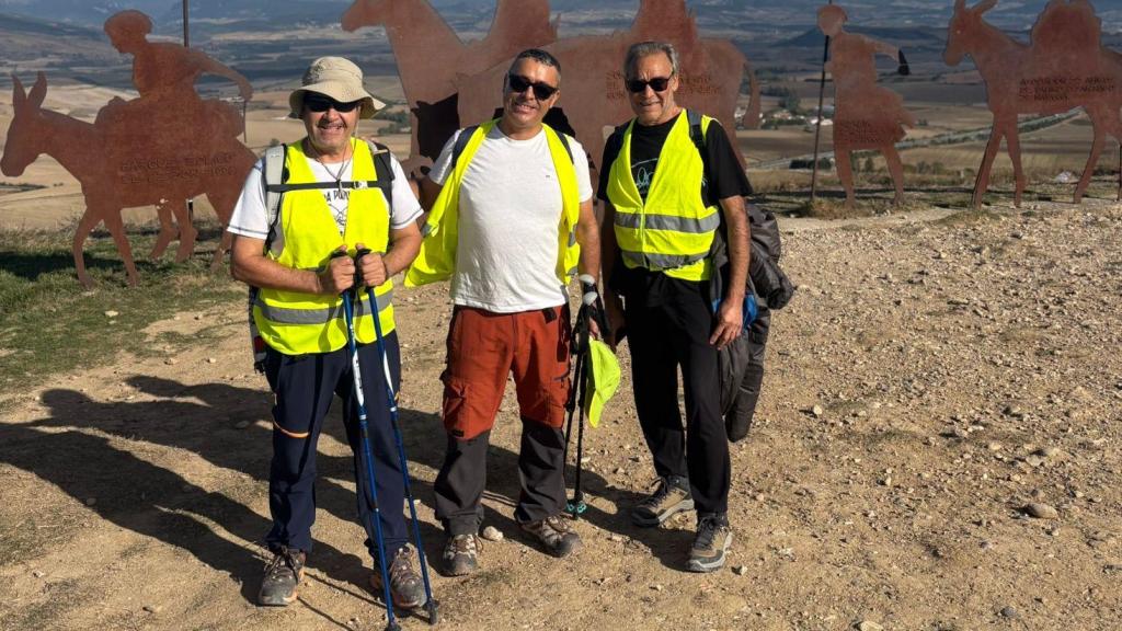 Los peregrinos en mitad de una etapa del Camino Francés.
