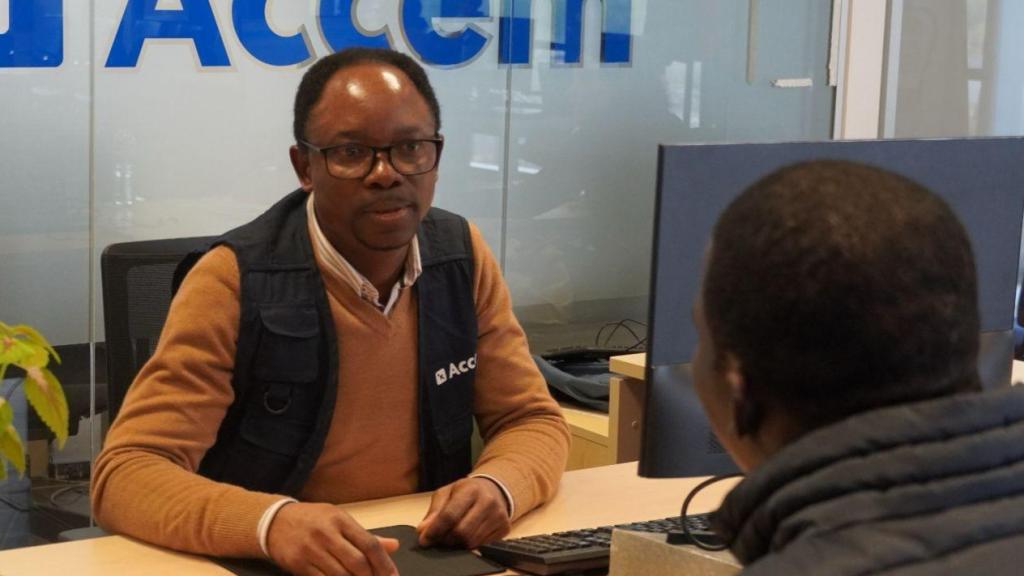 Kossi Simeon Atchakpa, técnico de Accem en el Servicio de Asistencia y Orientación a Víctimas de Discriminación Racial o Étnica del CEDRE.