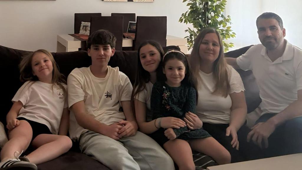 Víctor Laguardia junto a su familia, entre ellos, su hijo Rodrigo que cursará 1ºBachillerato el próximo curso