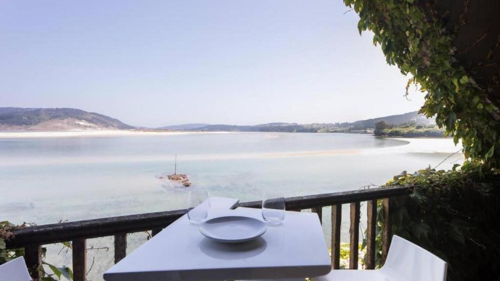 Vistas de la Casa da Auga, la residencia de Joaquín Torres en Galicia.