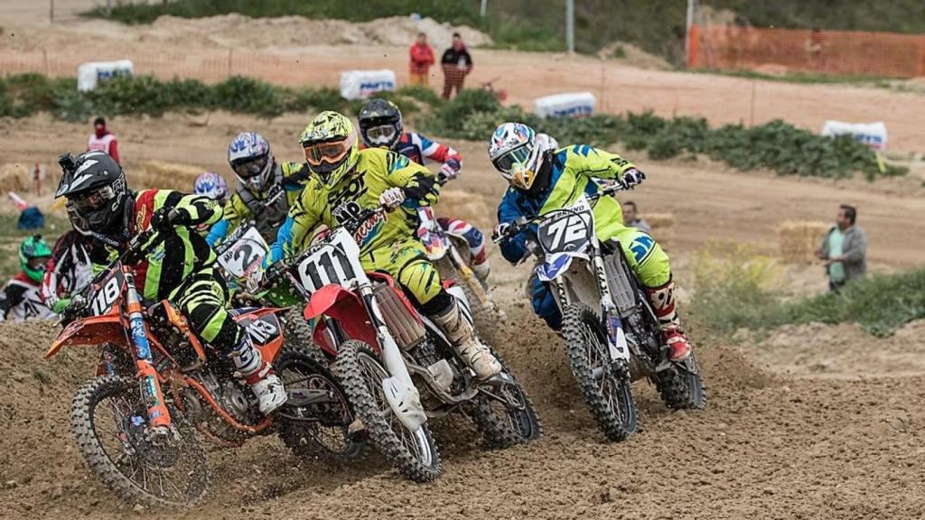 Imagen de una prueba de motocross en el circuito Cerro Negro de Talavera de la Reina.