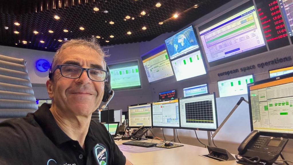 Ramón Torres trabajando en la Agencia Espacial Europea.