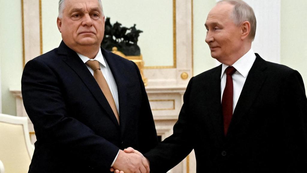 El presidente ruso Putin y el primer ministro húngaro Orbán se reúnen en Moscú.
