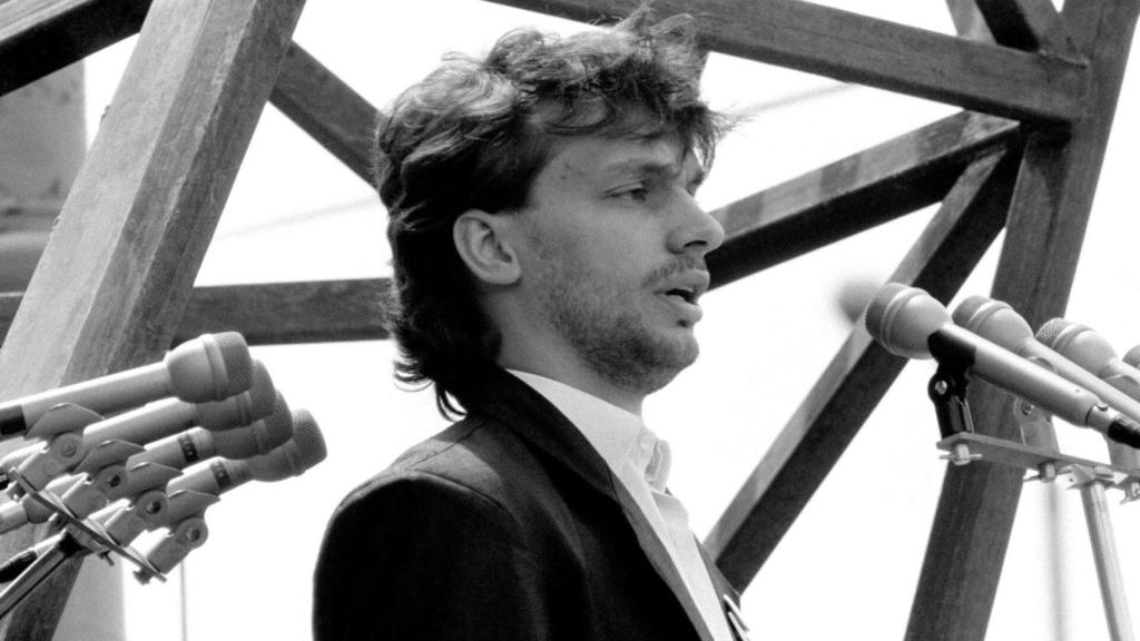 Viktor Orbán durante su discurso en la Plaza de los Héroes en 1989.