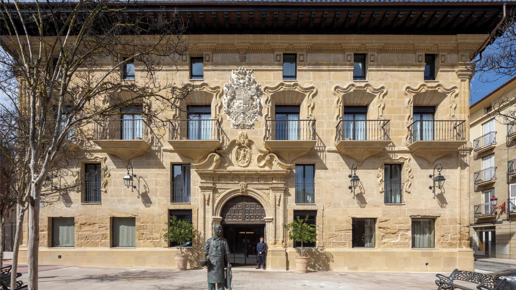 La fachada del Hotel Palacio de los Ángeles, en Haro (La Rioja).