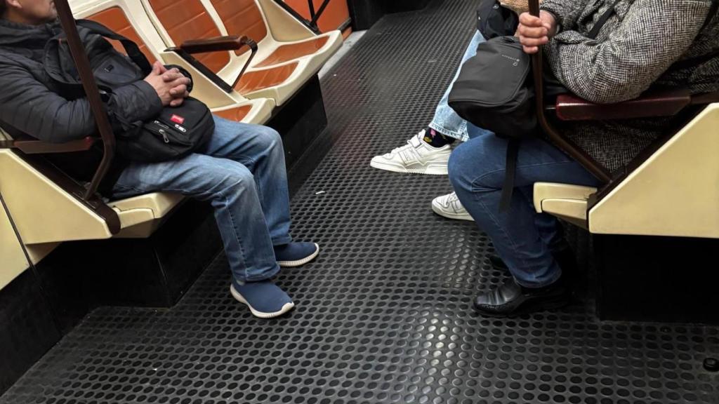 Pasajero utilizando el asiento prioritario