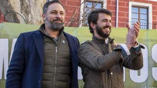 El presidente de Vox, Santiago Abascal, y el exvicepresidente de la Junta Juan García-Gallardo, durante un acto de campaña de las elecciones autonómicas de 2022 en Valladolid