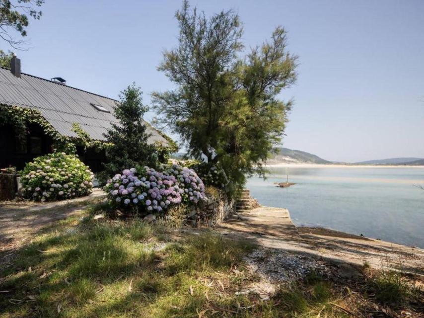 La Casa da Auga, la casa de verano de Joaquín Torres, está situada en el pueblo de Ures, en Cabana de Bergantiños.