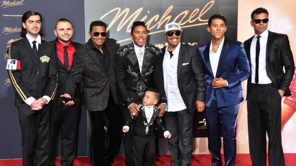 El estreno de 'Michael', la película basada en la vida de Michael Jackson, ha reunido a dos de los tres hijos del cantante, así como a algunos de sus hermanos.