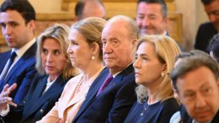 La Asamblea Nacional francesa ha querido reconocer al Emérito con el Premio Especial del Libro Político por sus memorias 'Reconciliación'.